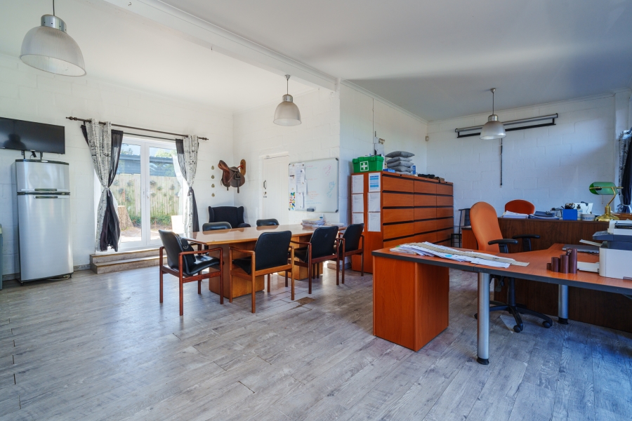 4 Bedroom Property for Sale in Meadowsteads Western Cape